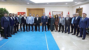 İl Başkanı Çopuroğlu ve Yönetiminden Vali Gökmen Çiçek’e Ziyaret