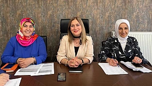 İl Kadın Kolları Haftalık Olağan Yönetim Kurulu Toplantısını Yaptı
