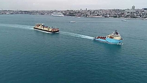 Karadeniz gazı için 'Castoro 10' İstanbul Boğazı'ndan geçiyor