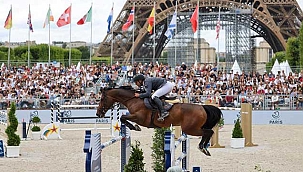 Milli binici Karaevli, Paris’teki yarışta altın madalyanın sahibi oldu