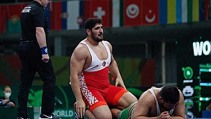 Milli güreşçi Osman Yıldırım'dan Akdeniz Oyunları'nda altın madalya