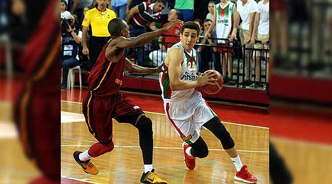 Pınar Karşıyaka'da Kenan Sipahi transferi tamamlandı