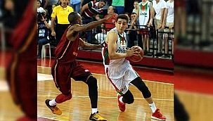 Pınar Karşıyaka'da Kenan Sipahi transferi tamamlandı