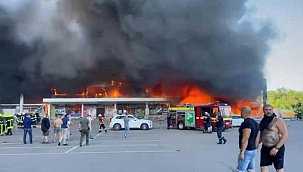 Rusya, Ukrayna’da sivillerin bulunduğu AVM’yi vurdu