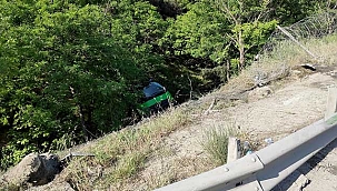 Şarampole düşen su tankerindeki 2 kişi...