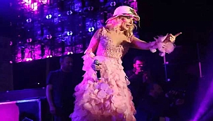 Seda Sayan, Melek Mosso'nun yerine konser verdi! Şoke eden karşılama!