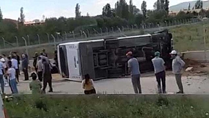 Son Dakika: İşçi servisi devrildi! Çok sayıda yaralı!