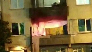 Zama sinirlenen kiracı evi ateşe verdi