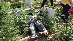 Ziyarete gittiği mezarlıkta kalp krizinden vefat etti 