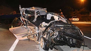 Alkollü sürücü dehşeti! Otomobil traktöre çarptı! 