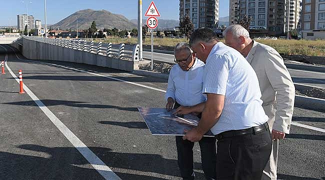 Başkan Büyükkılıç, Trafiğe Açılan 17,5 Milyon Tl’lik Katlı Kavşağı Yerinde İnceledi