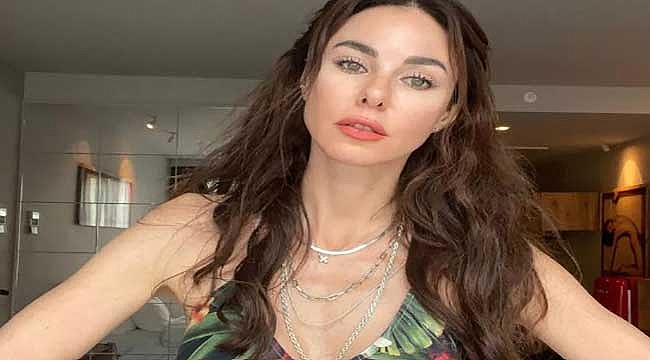 Defne Samyeli'nin 50. yaş pozu olay yarattı!