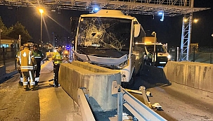 Esenyurt'ta servis midibüsü kaza yaptı: 1'i ağır 7 yaralı