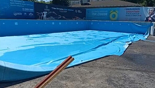 Fatih'te havuz patladı: Okul bahçesi göle döndü işte o anlar