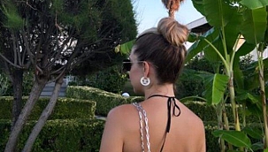 Hande Erçel'in Kardeşi Sırt Dekolteli Paylaşımıyla Olay Oldu