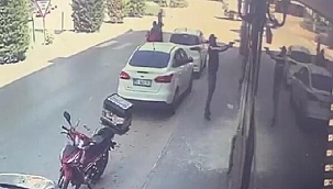 Kafede oturan gruba silahlı saldırı! 