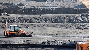 Kapatılan Tarsus-Adana-Gaziantep Otoyolu, çamurdan temizleniyor