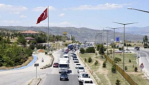 Kilitli kavşakta bayram trafiği! 