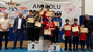 Masa Tenisi Türkiye Finallerinde Eren Kahraman, Şampiyonu Oldu