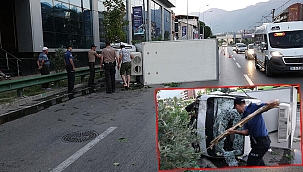 Osmangazi' de kamyonet devrildi: 2 yaralı