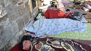 Otellerde yer bulamayan güreşseverler, çadırlarda kaldı