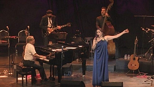  Pink Martini İstanbul'da Konser Verdi