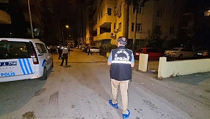 Sokak ortasında iki grup arasında silahlı kavga! 