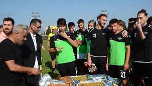 Akhisarspor'da 'Baklava İkramı Kadro Dışı Bıraktı' Kaosu