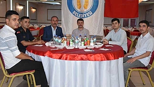 Başkan Davut Şahin’den Kaymakam Emre Cebeci’ye Veda Yemeği