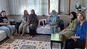 Başkan Emine Timuçin, Ev Ziyaretlerine Devam Ediyor