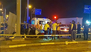 Çorum'da kamyonla çarpışan otomobildeki anne ile kızı öldü, baba yaralı