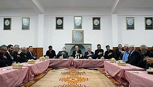 Cumhurbaşkanı Erdoğan Alevi Dedeleriyle Cemevinde Buluştu