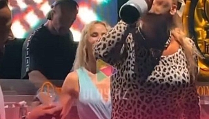 Demet Akalın öyle bir şey yaptı ki