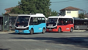 Düzce'de, hareket halindeki özel halk otobüsünün şoförüne yumruk attı