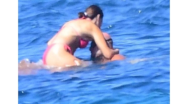 Erol Özmandıracı Genç Bir kadınla Bodrum'da Yakalandı