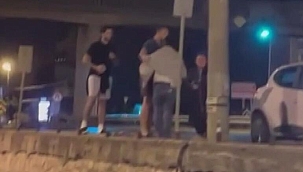 Eşini sokak ortasında darbedene çevredekilerden müdahale