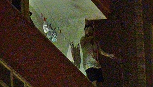 Eşiyle tartışıp elindeki bıçakla kendini balkona kilitledi