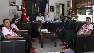 İtalya'dan Gümüş Madalya ile Dönen B1 Futbol Takımından İl Müdürü Kabakcı'ya Ziyaret