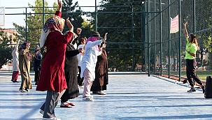 Kayseri'de Kadınlar Sabah Sporunda Buluşuyor 