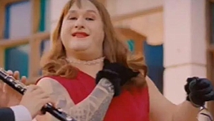 Klibinde Kadın Kılığına Girdi!