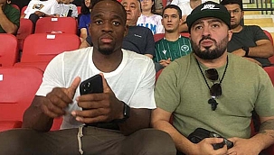 Konyaspor'un Anlaştığı Uche Ikpeazu, Vaduz Maçını İzledi