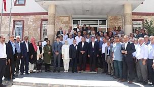 Mehmet Özhaseki’den Gevaş Belediyesi’ne Ziyaret