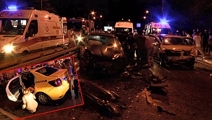 Navigasyonun ters yola soktuğu otomobil taksiye çarptı