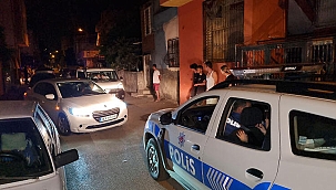 Polisten kaçıp, yola silah atan şüpheliler yakalandı