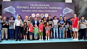  Satranç Turnuvası'nda Ödüller Sahiplerini Buldu