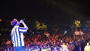 Ünlü Rapçi Kavgaya Sahneden Müdahale Etti