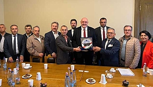 Başkan Büyükkılıç, Macaristan Parlamento Binası’nı Gezdi