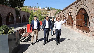 Başkan İlmek, Arasta Çarşısında İncelemelerde Bulundu