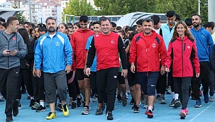 İl Müdürü Kabakcı, Sporcular ile Birlikte Yürüyüş Yaptı