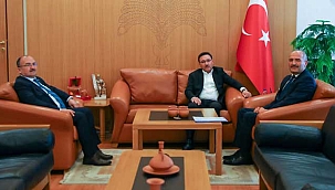 Vali Gökmen Çiçek, Felahiye Belediye Başkanı Vural Coşkun ile Görüştü